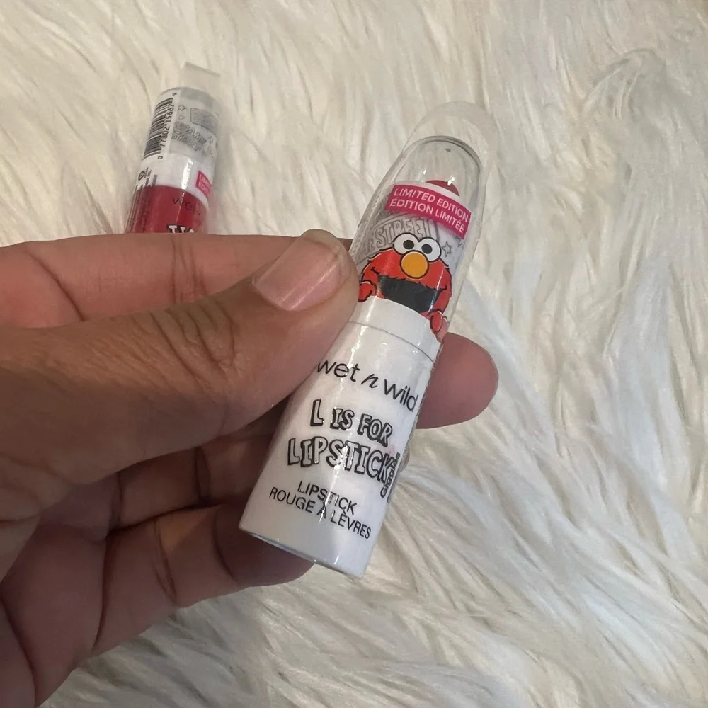 wet n wild x Sesame‎ Street ELMO lipstick